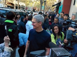 tim cook palo alto apple store iphone6