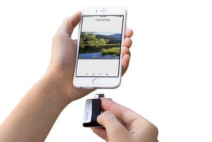 ixpand flash drive to iphone 580